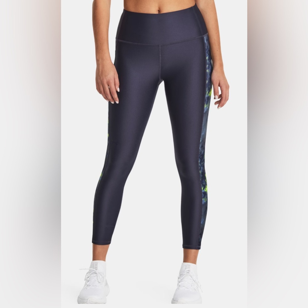 Under Armour Heatgear ankle leggings, size large. Great used condition.